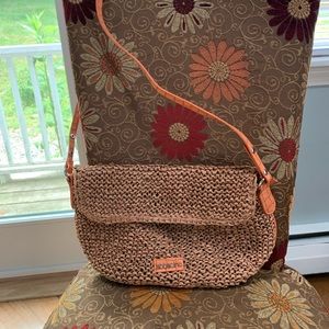 Abbacino raffia shoulder bag in burnt orange!